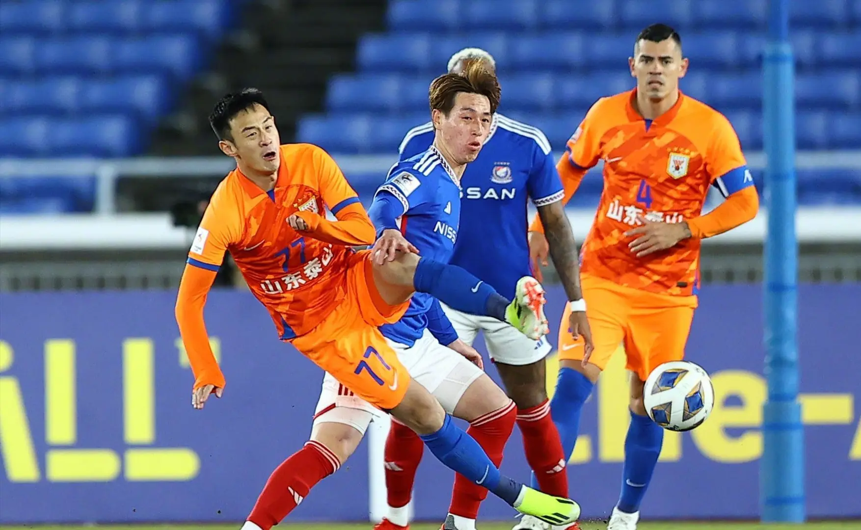 包含今晨山东泰山备战意大利杯,绝杀压哨细节曝光,底气十足,身体对抗强度拉满的词条体育娱乐